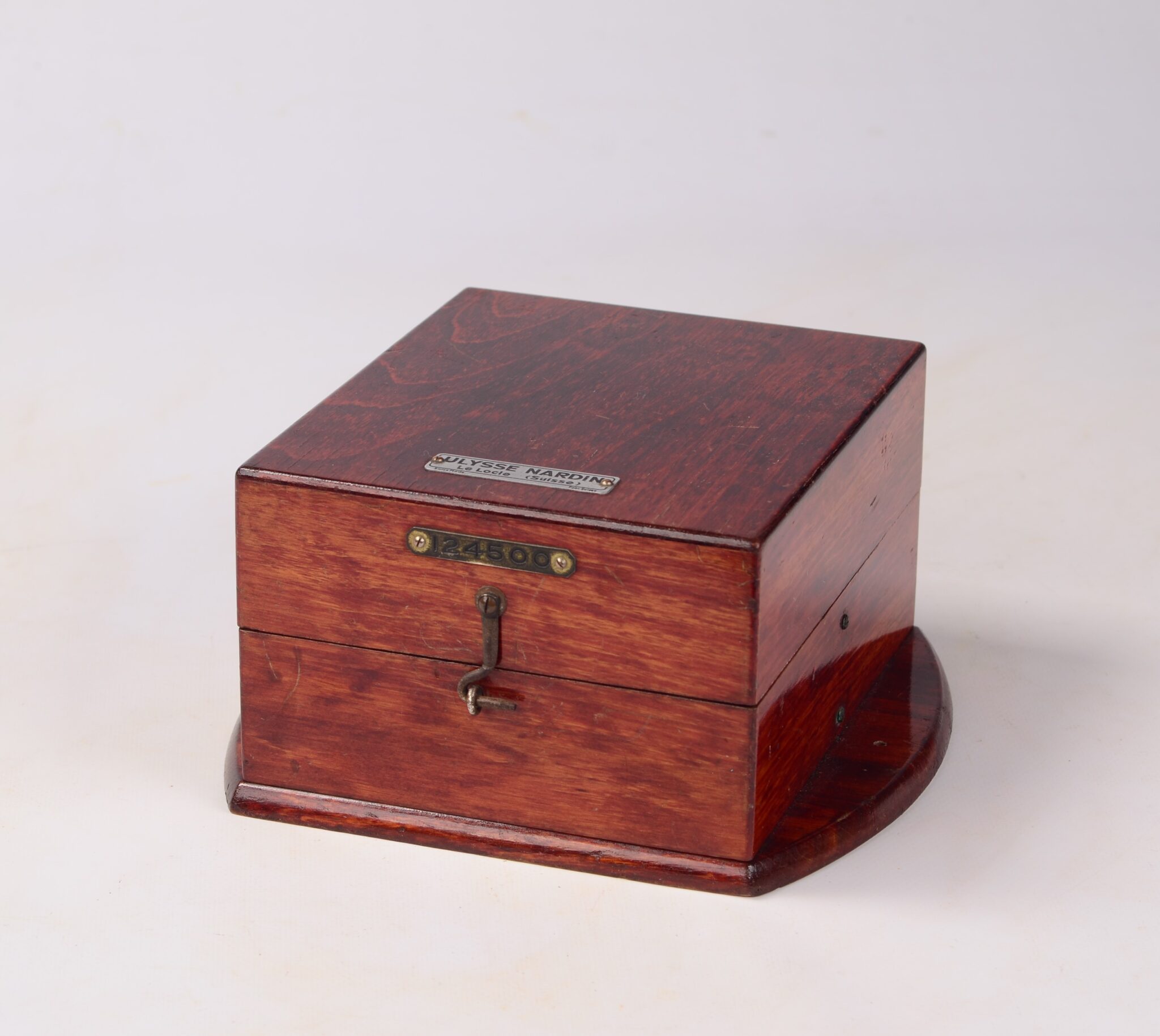 Rare Electric Master Deck Watch in carrying box – Ulysse Nardin, 1943, Geneva, Switzerland