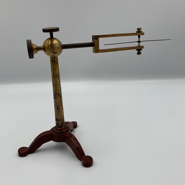 An Italian teaching electrostatic instrument, by “A. Cattaneo – Milano”