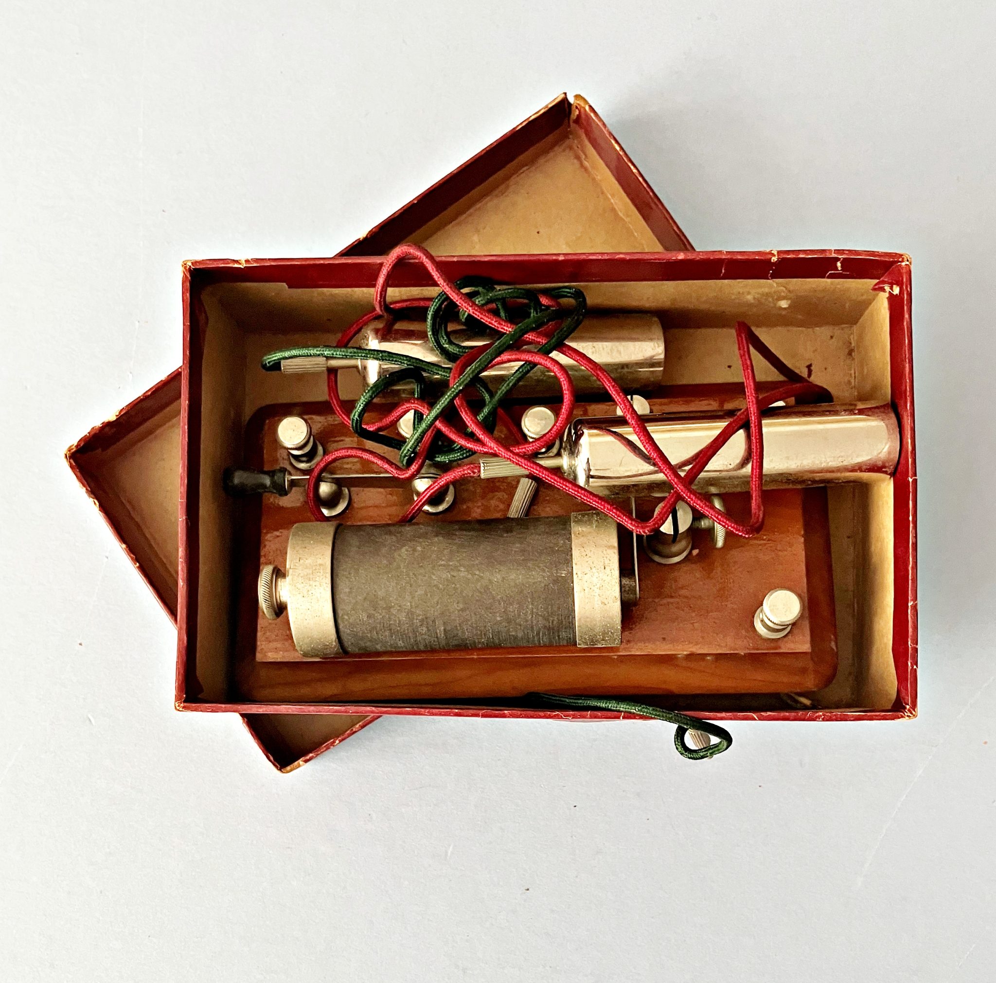 C1900 Medical Faradic Battery